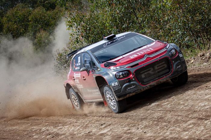 Penampilan Sean Gelael dengan Citroen C3 R5 mendapat sambutan hangat dari para rivalnya di Danau Toba Rally 2019