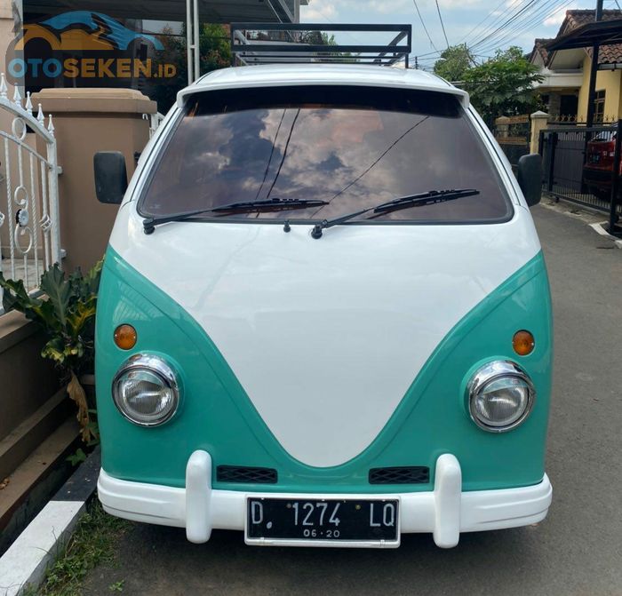 Ubahan total ada pada fascia dengan lampu VW Kombi dan bumper custom