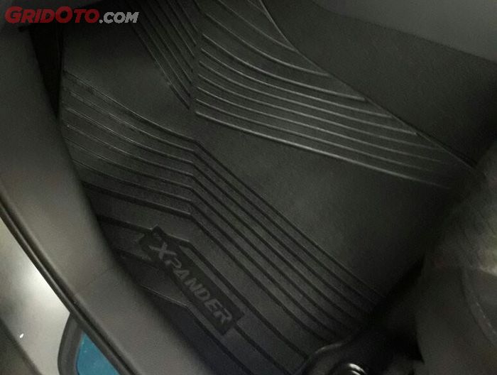 Karpet karet untuk Mitsubishi Xpander 