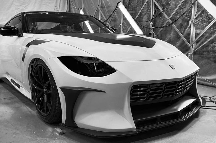 Modifikasi mobil baru Nissan Fairlady Z dipasangi body kit buatan tuner Jepang, VeilSide