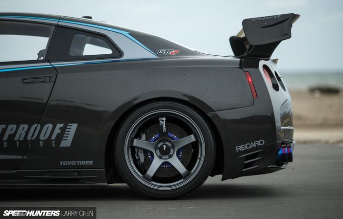 Peleknya ganti Advan Racing