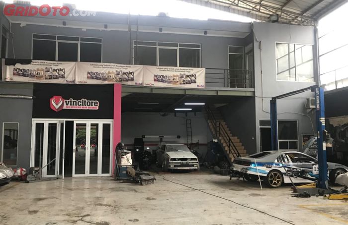 Area bengkel Exclusive Auto Garage
