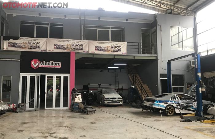Area bengkel Exclusive Auto Garage