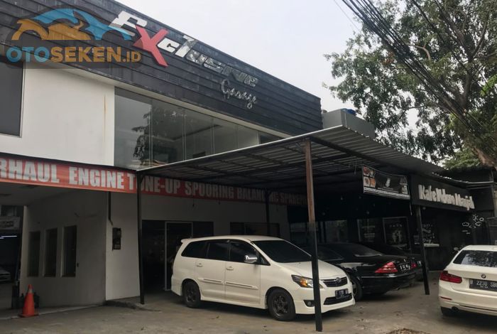 Exclusive Auto Garage yang terletak di Tebet