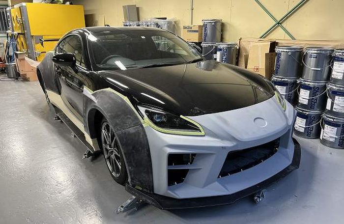 Wide body Kuhl Racing buat Subaru BRZ baru masuk proses fitting