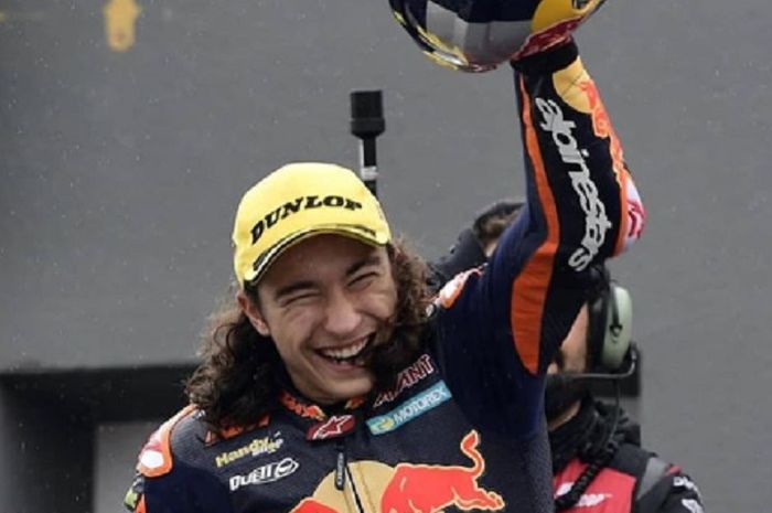 Can Oncu, sukses juara Moto3 Valencia 2018.