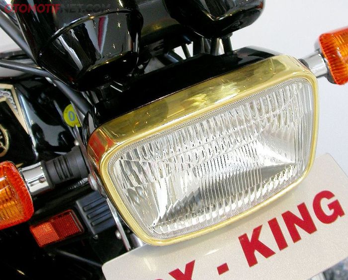 Ring lampu emas, salah satu ciri RX King versi 20th anniversary
