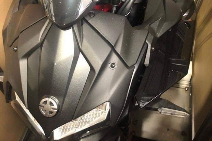 Kawasaki Z1000 Supercharger Tampangnya Bocor, Pakai &lsquo;Lampu Bego&rsquo;, Namanya Z H2