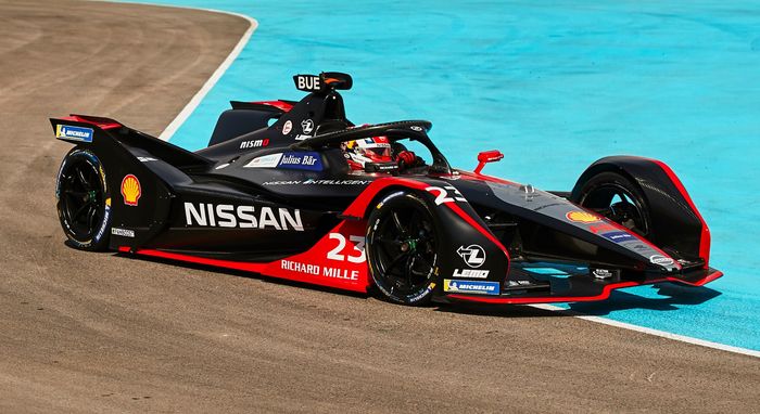 Pembalap Formula E tim Nissan e.dams, Sebastien Buemi di balap Diriyah ePrix, Arab Saudi