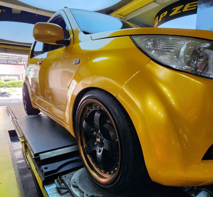 Roll fender bikin pinggul Daihatsu Terios jadi lebih semok