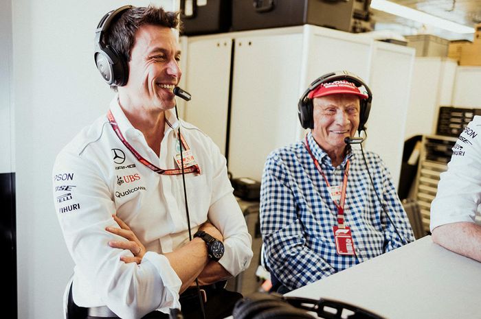 Niki Lauda (kanan) bersama bos tim Mercedes, Toto Wolff di GP F1 Monako 2018