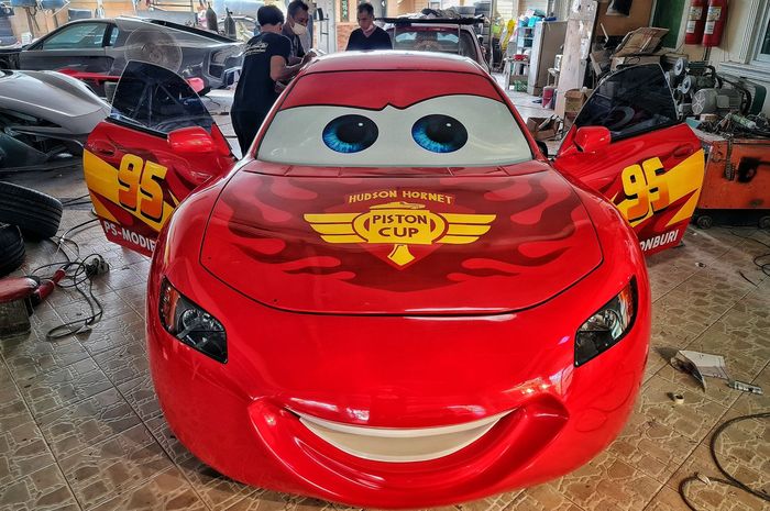 Replika Lightning McQueen berbasis Toyota Celica garapan PS Modify, Thailand