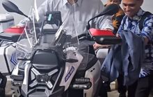 Iseng Jajal Motor Patwal, Menkeu Purbaya Kejambak Tenaga Moge Seharga Rp 1 Miliar Lebih Ini