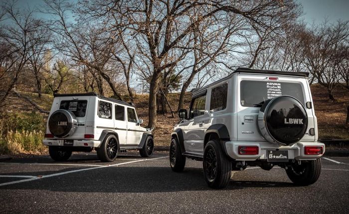 Tampilan buritan Suzuki Jimny garapan Liberty Walk