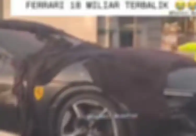 Sopir Towing Merana, Ferrari Purosangue Harga Rp 18 M Ini Terbalik Miring