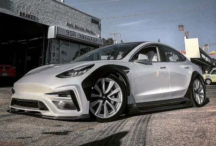 Tampilan depanTesla Model 3 ubahan iMP Performance