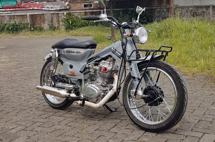 Streetcub bermesin Honda CB125.