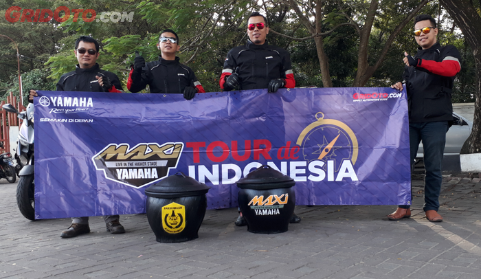 Rider Yamaha Balikpapan Berpose saat berada di Banjarmasin