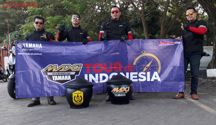 Rider Yamaha Balikpapan Berpose saat berada di Banjarmasin