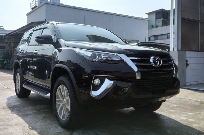 Toyota Fortuner old model diskon puluhan juta Rupiah