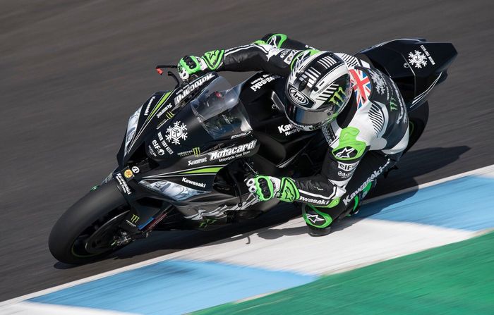 Juara dunia WSBK 2017 Tom Sykes menguji motor Kawasaki 2018