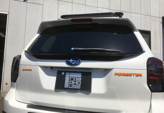 Tampilan belakang modifikasi Subaru Forester bergaya semi off-road