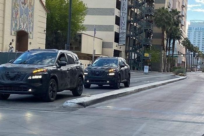 Foto prototype Nissan Rouge di jalanan Las Vegas, Amerika Serikat