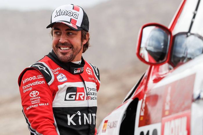 Juara dunia F1 Fernando Alonso yang juga peserta Reli Dakar 2020, menyumbang perangkat kesehatan untuk memerangi wabah virus Corona