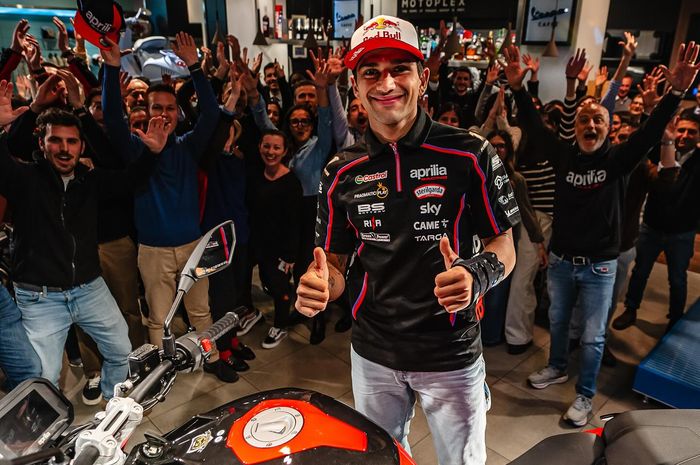 Jorge Martin sambangi markas Aprilia