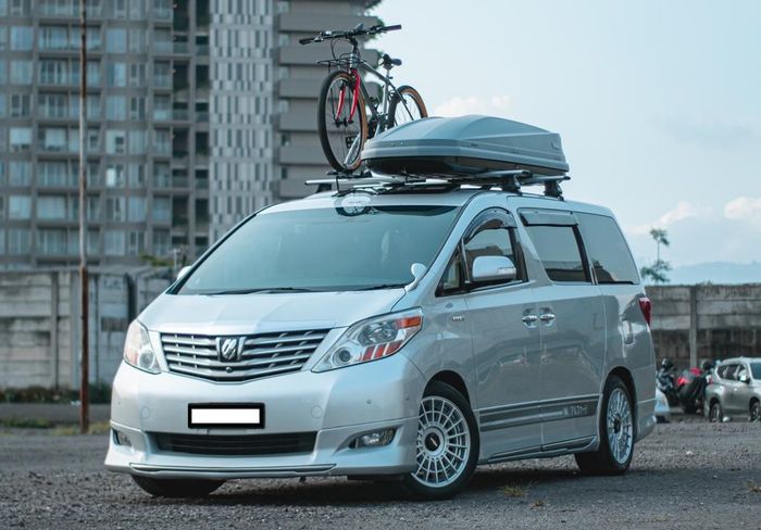 Toyota Alphard milik Lufti Aditya pakai Roof Box Thule Touring Alpine 700