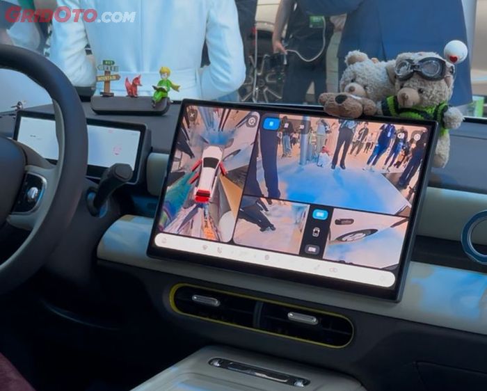 Layar besar mendukung pengalaman visual yang lebih mantap