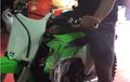 Garing Bangeet... Farhan Hendro Geber Kawasaki KX100 Yang Masih Dibungkus Plastik
