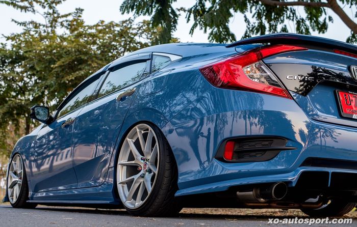 Modifikasi Honda Civic Tubro tampil kandas pakai suspensi udara