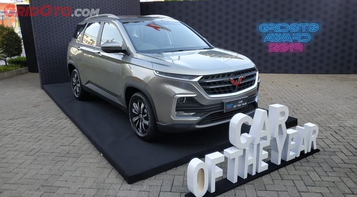 Wuling Almaz berhasil menyabet gelar Car of The Year GridOto Award 2019.