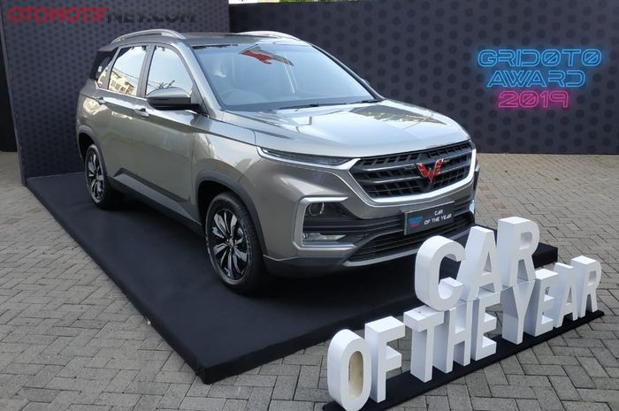 Wuling Almaz berhasil menyabet gelar Car of The Year GridOto Award 2019.