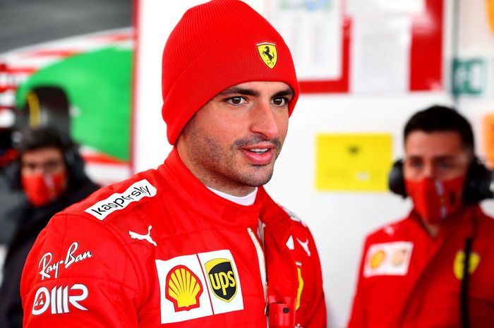 Carlos Sainz ikut tes privat tim Ferrari di sirkuit Fiorano, akhir Januari 2021. Diharapkan bisa naik podium bersama Ferrari