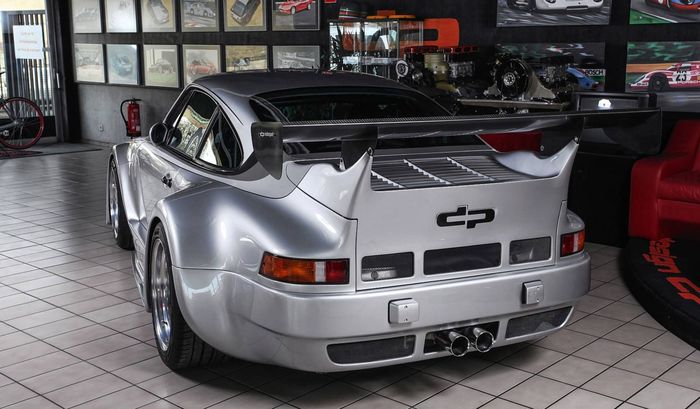 Tampilan belakang modifikasi replika Porsche 935