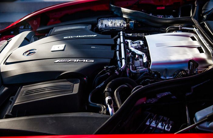 Tampilan mesin V8 Mercedes-AMG GT S