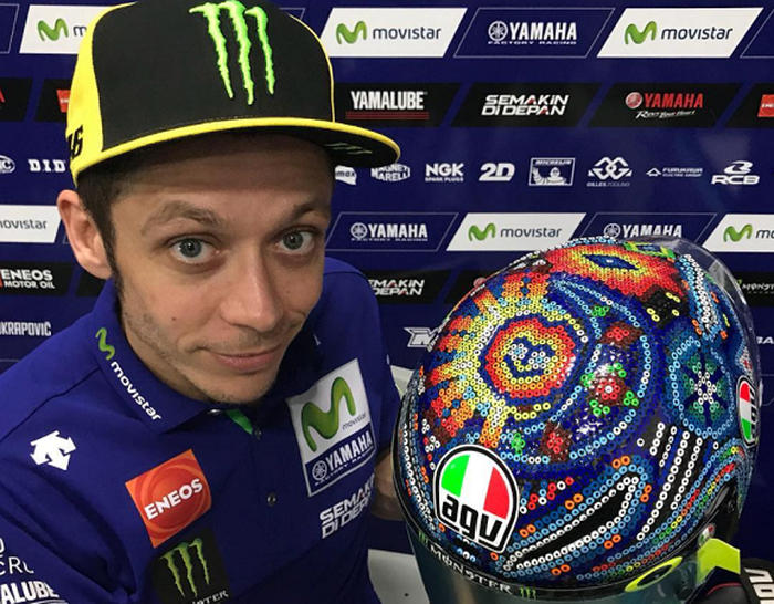 Valentino Rossi dan helm barunya