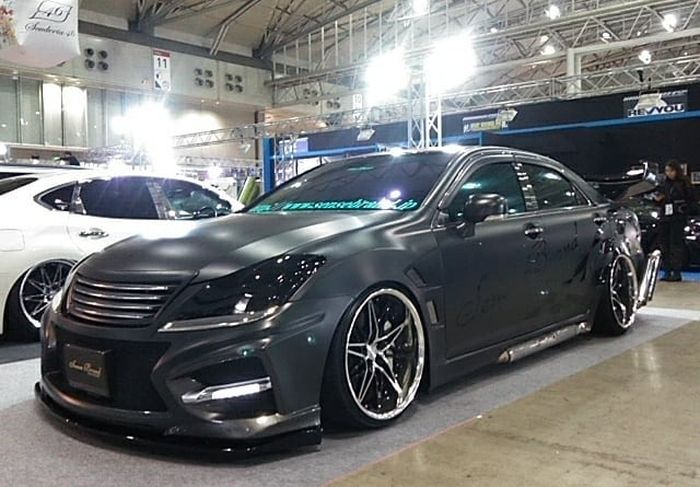 Тойота краун тюнинг фото Toyota Crown Athlete Jadi Etalase Berjalan, Knalpotnya Banyak Banget - Halaman 2