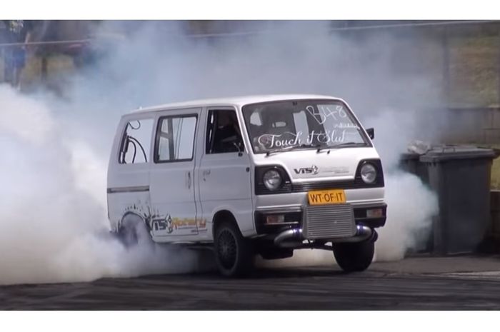 Suzuki Carry Bagong pakai mesin turbo