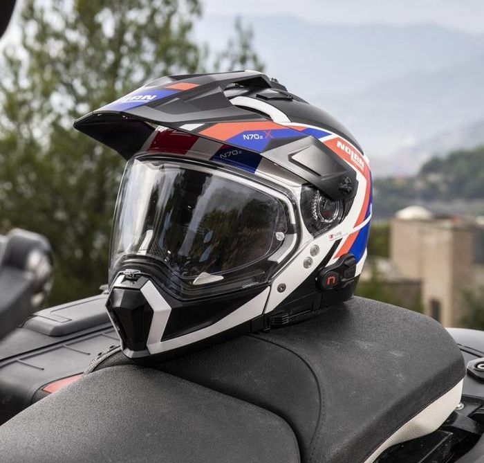 N70-2 X bergaya ala helm motocross.