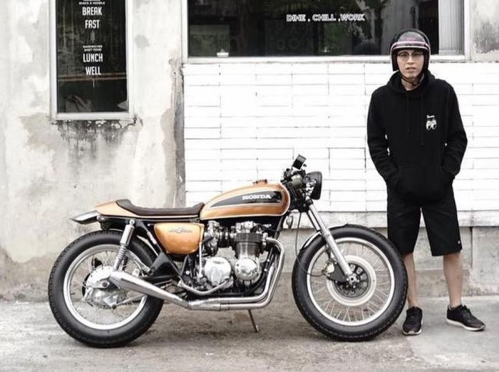 dr. Tirta dengan Honda CB550 