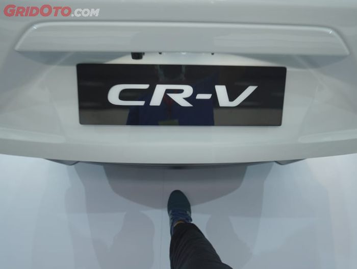 Hands-Free Power Tailgate di pintu belakang Honda CR-V facelift