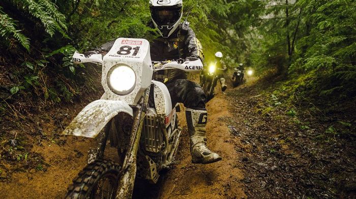 Tampak depan Yamaha WR450F custom rally look dari Iron Cobras