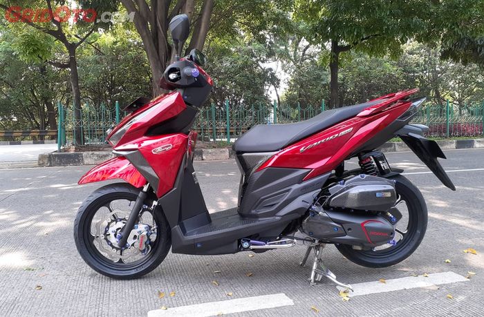 Kaki-kaki Honda Vario 150 dibuat kece dengan part mewah