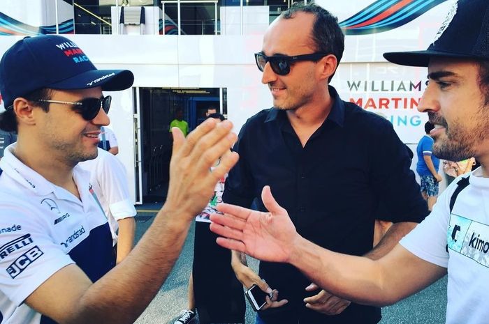 Robert Kubica (tengah) semakin santer diberitakan sebagai calon kuat pengganti Felipe Massa (kiri) di tim Williams untuk jusim balap 2018