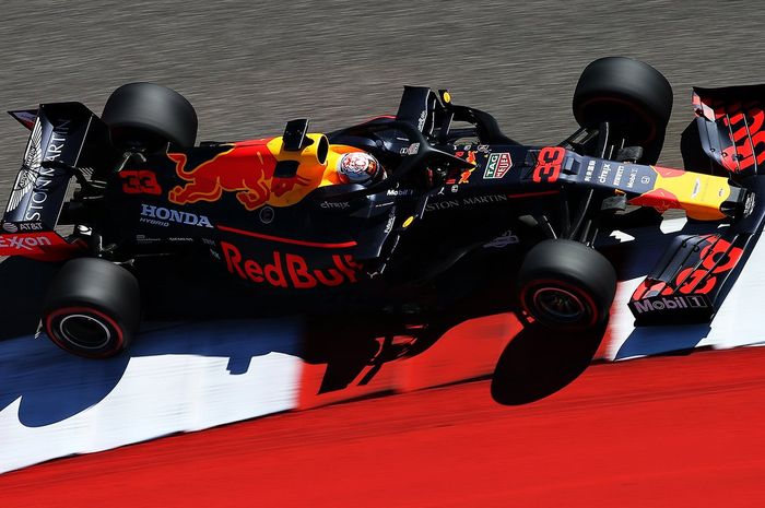 Bersama tim Red Bull, Max Verstappen membawa Honda mencapai kemenangan di musim balap F1 2019