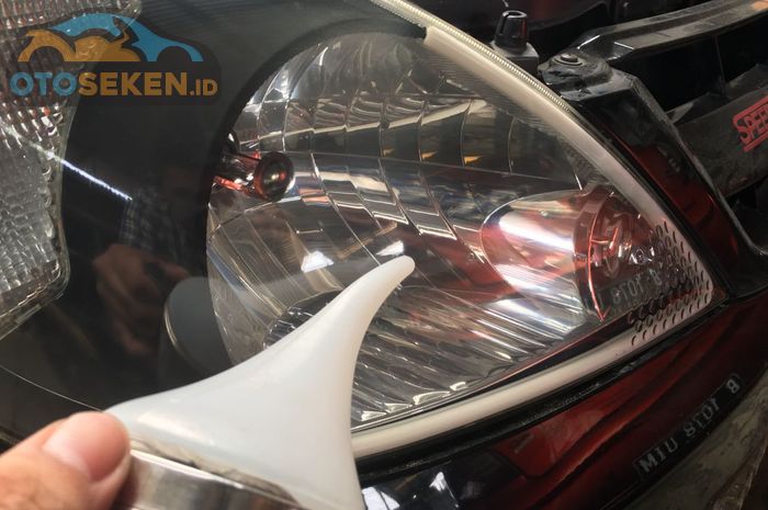 Nano burn coating di headlamp mobil