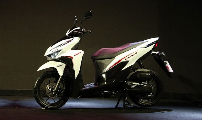 Honda Click 125i 2018 dilengkapi kick starter